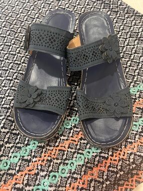 NOKIO Women Wedge Sandals Hollow Flowers With Arch Support size 9